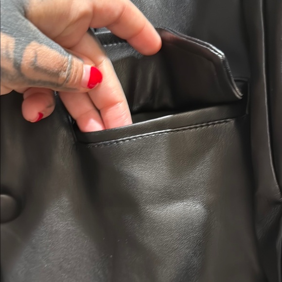 Missguided sz.US 8 Black Faux Leather Blazer - Picture 5 of 10